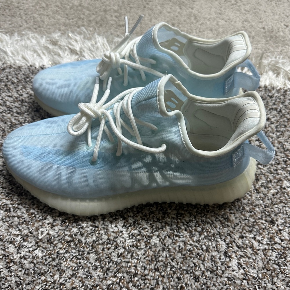 Yeezy 350 mono ice